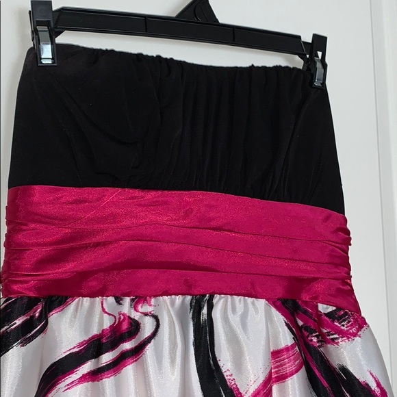 Cocktail Dress - Picture 2 of 3